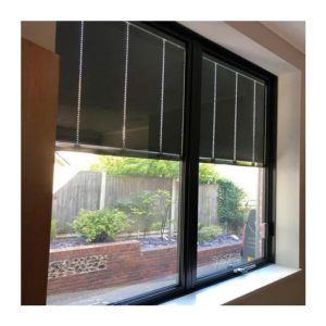 Rèm 1 lớp gắn lên cửa đã có sẵn